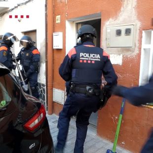 Dispositiu contra una organització dedicada al tràfic de cocaïna i marihuana a Girona i Barcelona