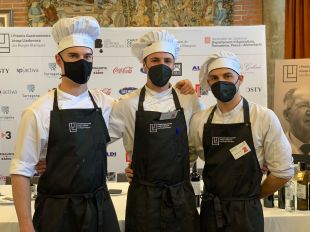 Dos alumnes de Girona i un de Figueres passen a la final d'un concurs d'escoles d'hostaleria catalanes