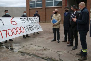 Protesta dels bombers de Girona a Sàmper: ''Tenim sis efectius en una ciutat de 170.000 habitants''