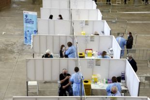 Vacunades més d'11.000 persones en un sol dia a la regió de Girona