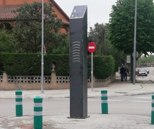 L'obelisc de Celrà el va instal·lar l'Ajuntament per reivindicar la cultura local