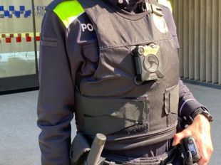 La Policia Local de Salt incorpora tres càmeres corporals més per als agents