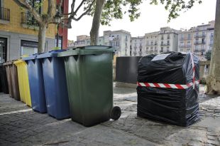 Girona retira els contenidors soterrats del carrer de Santa Clara