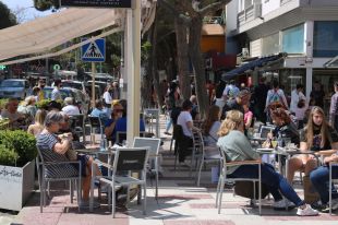 La mitjana d'edat de contagis per covid-19 baixa fins als 33 anys a la regió de Girona