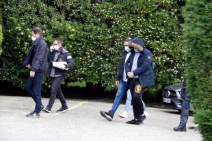 Presó sense fiança per a vuit integrants de la xarxa que falsificava carnets de conduir 