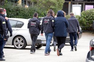 Llibertat pels onze nou detinguts de la trama de la falsificació de carnets de la DGT