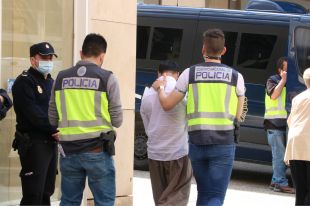 Catorze nous detinguts de la trama de la falsificació de carnets de la DGT