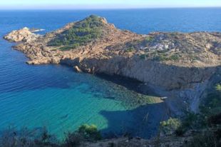 Begur actua a la cala de s'Eixugador per evitar despreniments