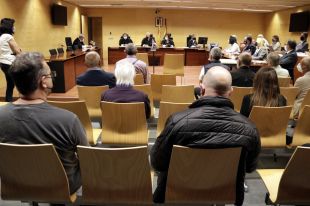 Els dotze traficants d'armes de les comarques gironines esquiven la presó