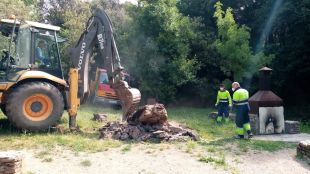 L’Ajuntament de Girona retira les barbacoes de la Font del Ferro per motius de seguretat
