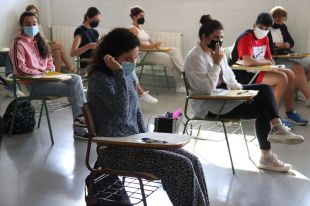 Comencen les PAU a les comarques gironines entre mascaretes i gel hidroalcohòlic