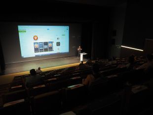 Una app connectarà els comerciants i restauradors de Lloret amb la policia en cas de robatori