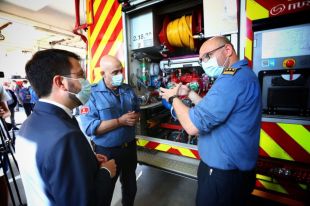 Aragonès visita el parc de Bombers de Palafrugell i es reuneix amb membres del cos