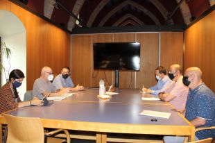 La plataforma contra el parc eòlic de Roses es reuneix amb al Síndic de Greuges per frenar el projecte