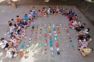 Recullen 96 pilotes per enviar a l'Àfrica a Sant Joan les Fonts