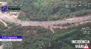 Cues de fins a 15 quilòmetres per accedir a les platges del Baix Empordà