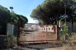 Ecologistes i l'Ajuntament de Pals fan front comú per evitar l'enderroc ''immediat'' de Ràdio Liberty