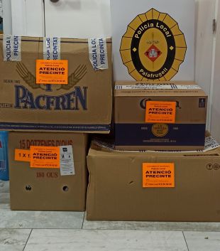 Intervinguts un centenar de productes caducats en dos supermercats de Palafrugell