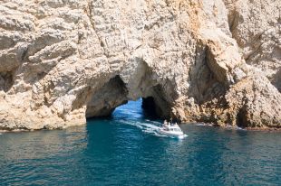 Clam per difondre bones pràctiques en la navegació i el fondeig a la Costa Brava