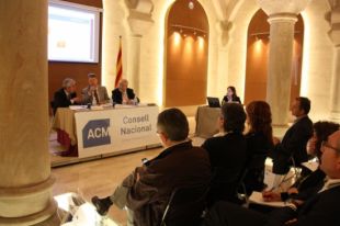Els ajuntaments demanen més recursos per les competències que els imposen Estat i Generalitat