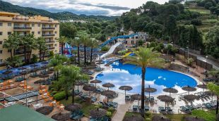 Ferit crític un home en caure del tobogan d'un hotel a Lloret de Mar