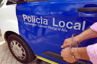 Enxampen un traficant que venia cocaïna i marihuana en ple carrer a Platja d'Aro