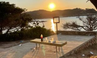 Palafrugell combat els botellots restringint l'accés de nit a parcs, camps i zones boscoses