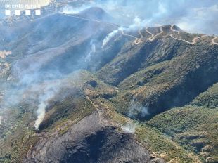 Segueix inestable l'incendi de Llançà que ha cremat 453 hectàrees on treballen 97 dotacions