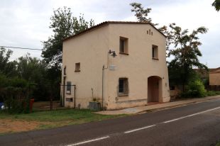 La família escollida per viure a Ca la Mestra d'Esponellà entrarà aquest novembre