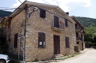 Ribes de Freser vol regular els habitatges d'ús turístic i fer aflorar els pisos buits per avançar en el repoblament 