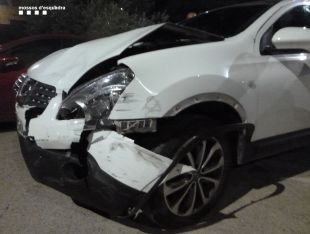 Denunciat un conductor begut que fuig d'un accident a Castelló d'Empúries