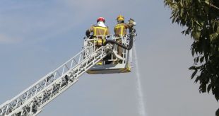 Incendi a les deixalleries de Palafrugell i Lloret de Mar