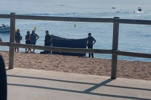 Mor ofegat un home de 82 anys a la platja de S'Abanell de Blanes