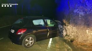 Detingut un conductor begut que va sortir de la carretera a Port de la Selva