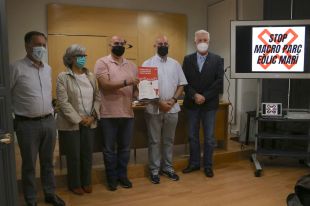 La plataforma contrària al parc eòlic marí avisa que arribaran als tribunals per aturar-lo 