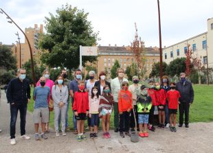 Girona bateja amb el nom de jardí de la Pau l’espai de davant la Biblioteca Carles Rahola