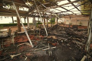 Crema una terrassa del passeig del Mar de Blanes fins quedar totalment calcinada