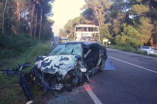 Un conductor mor i un altre queda ferit en un xoc frontal a Torrent