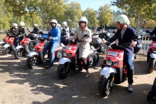 Arriba a Girona el 'motosharing'; el lloguer de motos elèctriques compartit