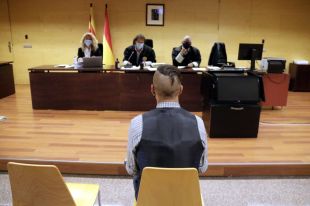 Absolt el jove jutjat per llançar pedres durant els disturbis postsentència