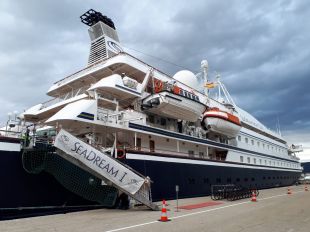 El port de Roses torna a rebre creuers després de l'aturada d'un any i mig per la pandèmia