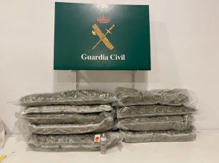 Enxampen un conductor amb 9 quilos de marihuana amagats dins del cotxe a la Jonquera