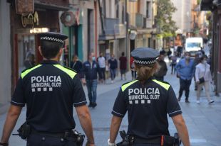 Una baralla a punta de ganivet acaba amb dos ferits i un detingut a Olot