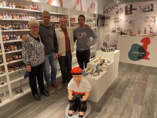 Obre a Girona la primera botiga que ven exclusivament caganers