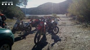 Enxampen quatre motoristes circulant per la zona de bany de Cala Jóncols