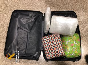 Dos detinguts per dur una maleta amb 13,6 kg de marihuana dins el cotxe a la Jonquera