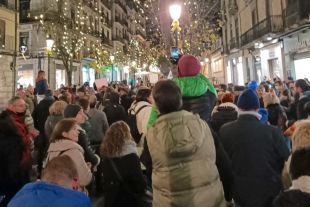 Unes 400 persones protesten a Girona contra el passaport covid i les vacunes
