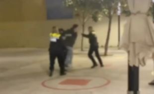 Detinguts dos joves per agredir a agents de la Guàrdia Urbana de Figueres