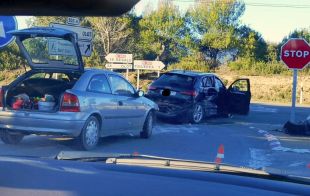 Una dona ferida en un xoc entre tres vehicles a l'N-260 a l'Alt Empordà