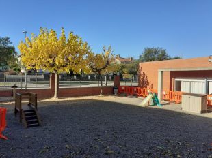 Quart executa les obres de millora exterior de dues escoles municipals
